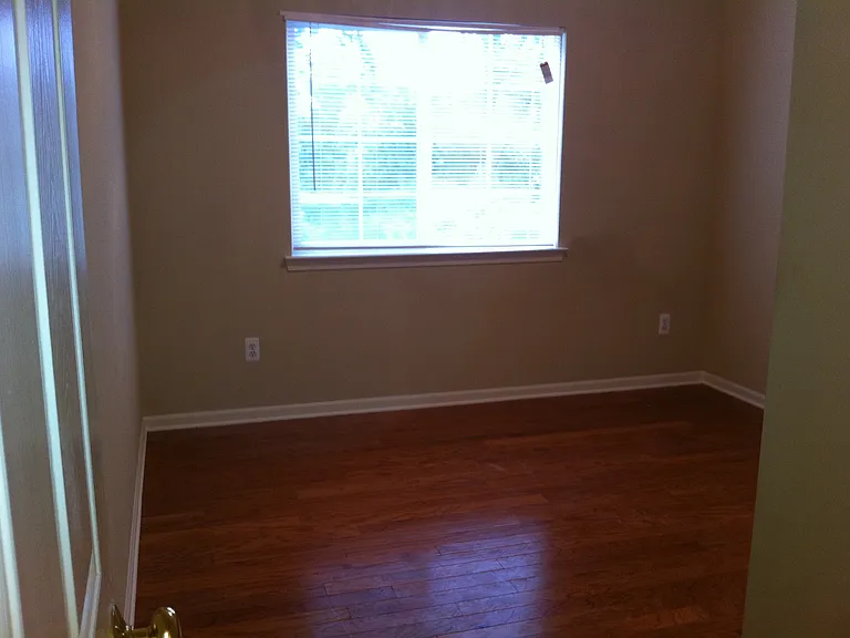 3317 Reeves Dr — Photo 5