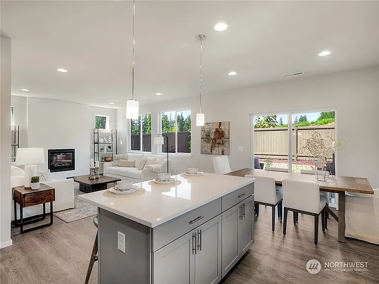 4339 17th Way NE — Photo 9