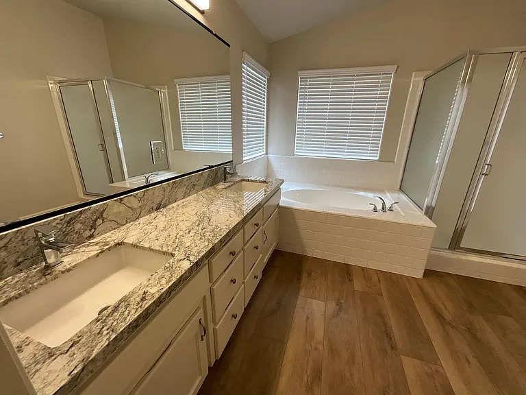 1834 E Lester Ave — Photo 15
