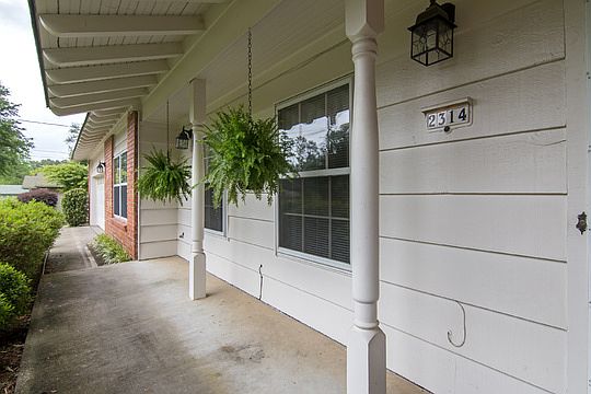 4th image of 2314 Fleetwood Dr
