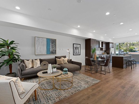 2nd image of 5702 La Jolla Blvd Unit 208