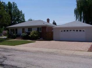7637 W Ardmore Ave, Chicago, IL