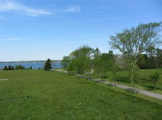 315 W Main Rd, Little Compton, RI 02837