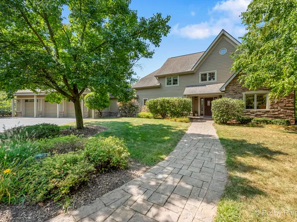 17N680 Sleepy Hollow Rd, West Dundee, IL 60118