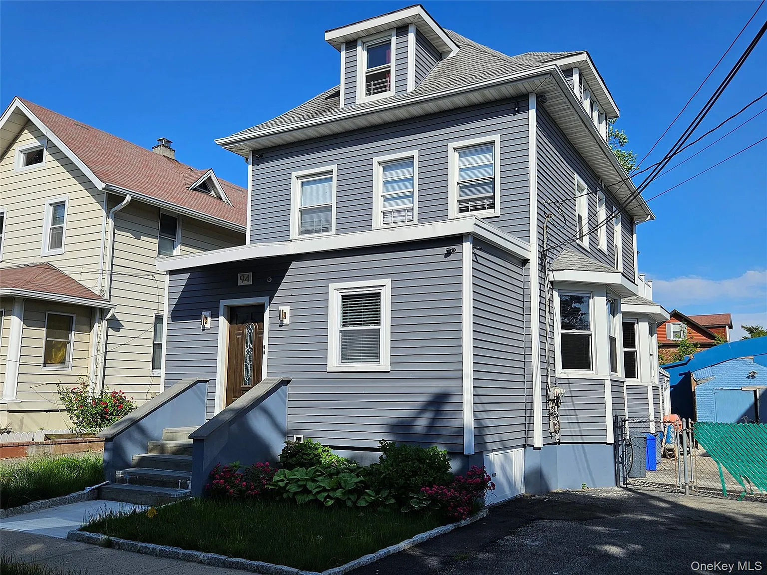 3 bed, 2.0 bath, 1700 sqft, $4,400 — Photo 1