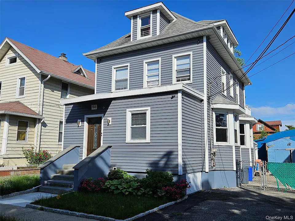 94 Briggs Ave #1