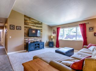 833 Palomino Dr, San Marcos, CA 92069