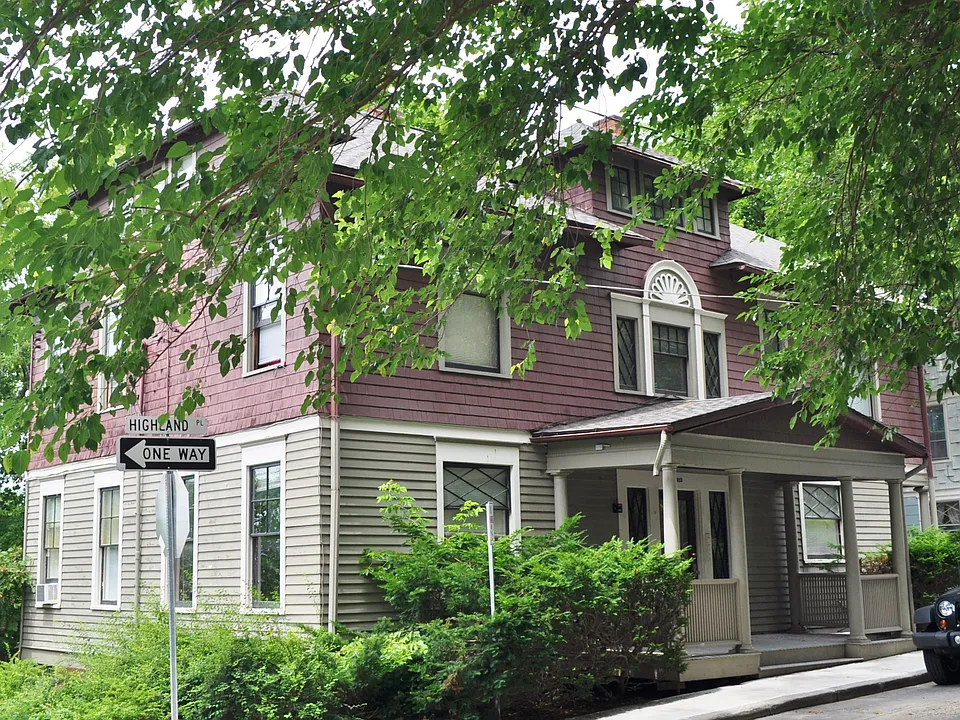 102 Highland Pl #7