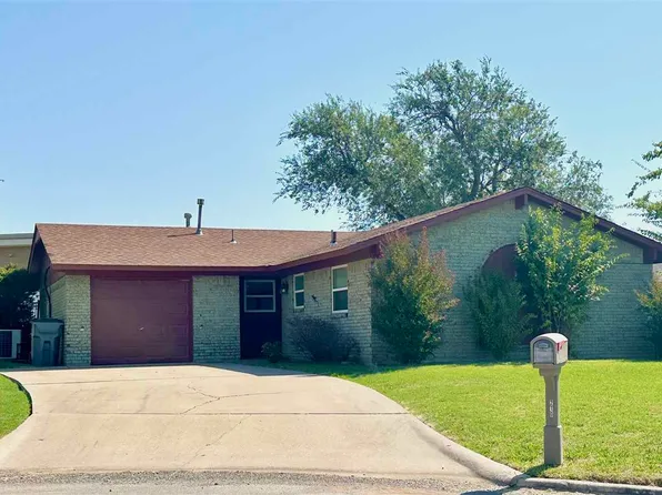 210 SE Coachman Dr, Lawton, OK 73501