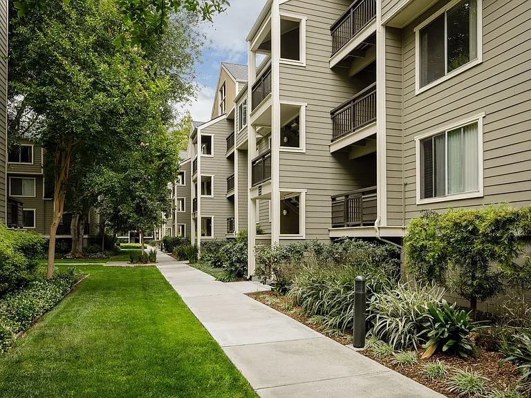 Orchard Glen — Photo 21