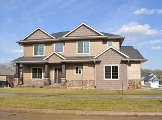 414 Teton Cir, Iowa City, IA 52245