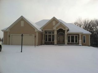 W156N11810 Pilgrim Rd, Germantown, WI 53022