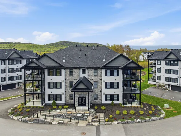 122 Rue De Laigle #102, Bromont, QC J2L 0S8