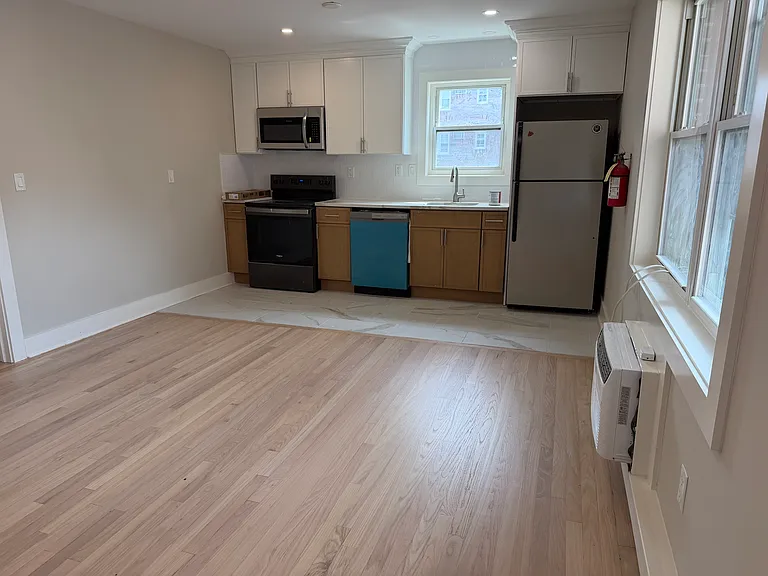 300 Garibaldi Ave #4A — Photo 2