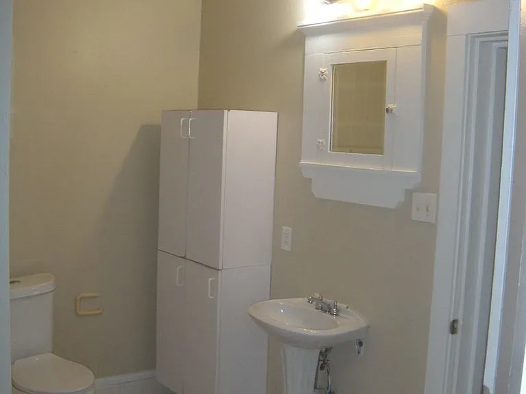 915 W 23rd St #C — Photo 20