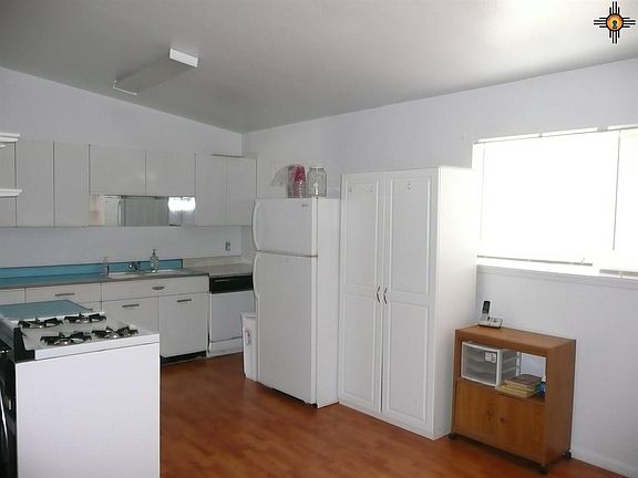 5th image of 833 Jefferson Ave