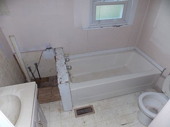 5th image of 204 Tates Creek Ave