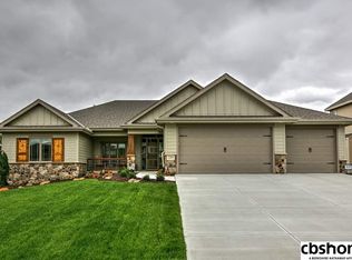 7509 Leawood St, Papillion, NE 68046
