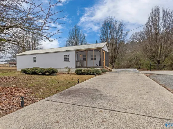 97 Holbrooks St, Crossville, AL 35962