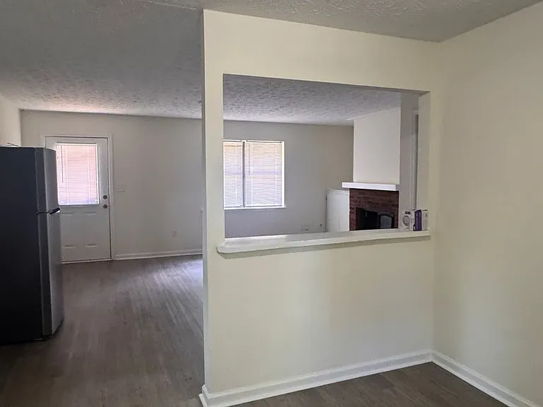 1120 Sweetwater Circle — Photo 6