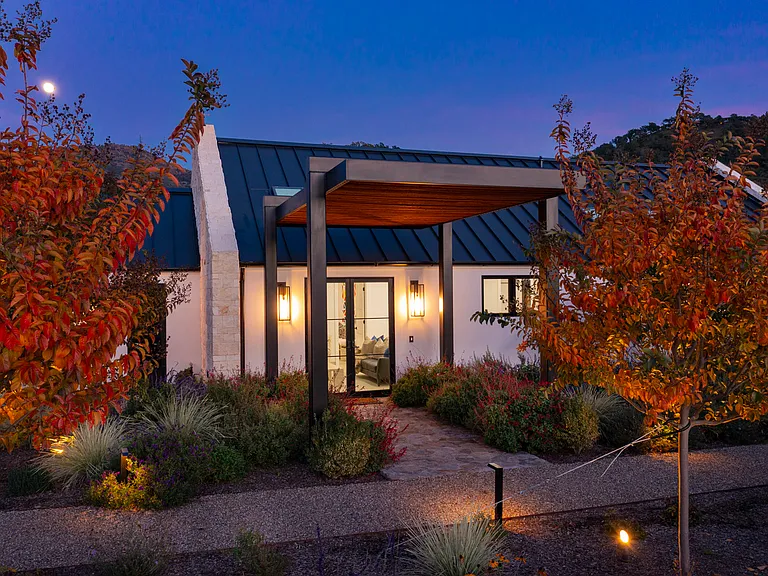 6161 Silverado Trl — Photo 64