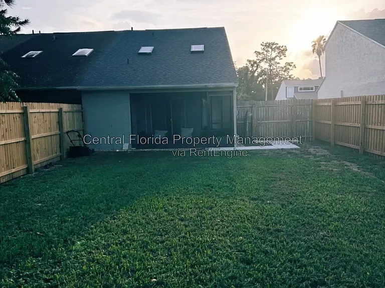 2709 Hunt Club Ln #1 — Photo 18