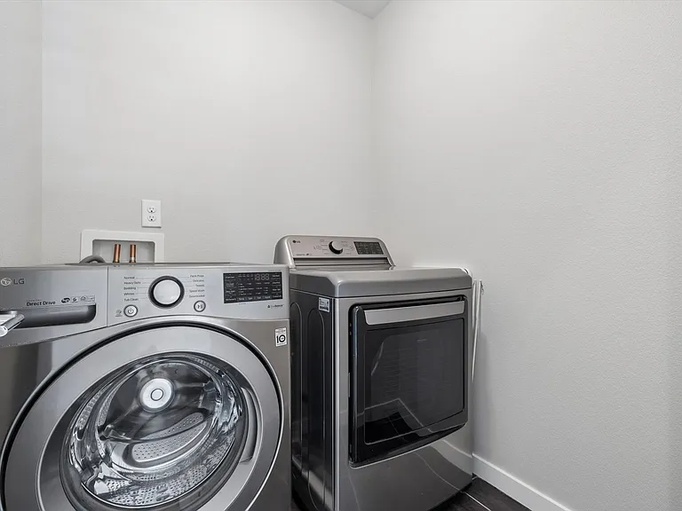 Located on the 2nd floor with 4/5 bedrooms