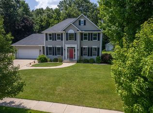 5515 Oakridge Dr, Midland, MI
