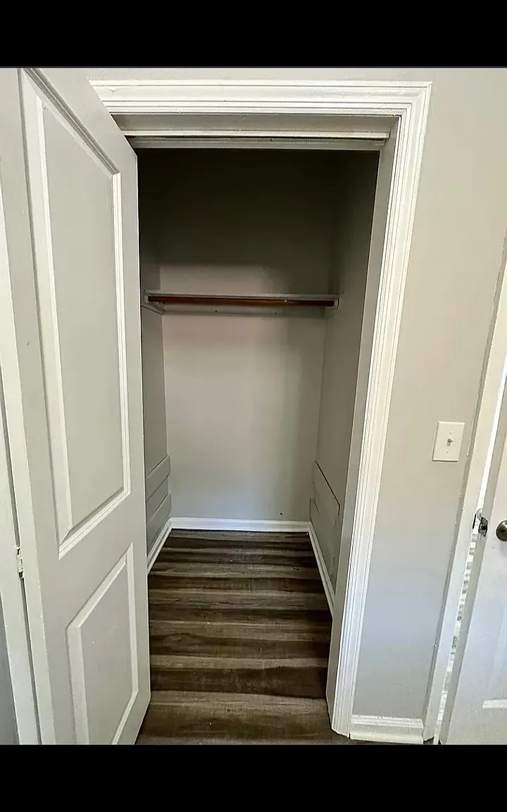 3 bed, $1,800 — Photo 2