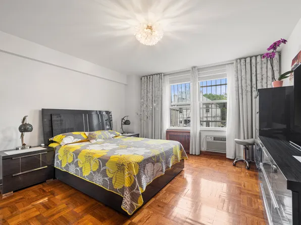 1625 Emmons Avenue image 12 of 21