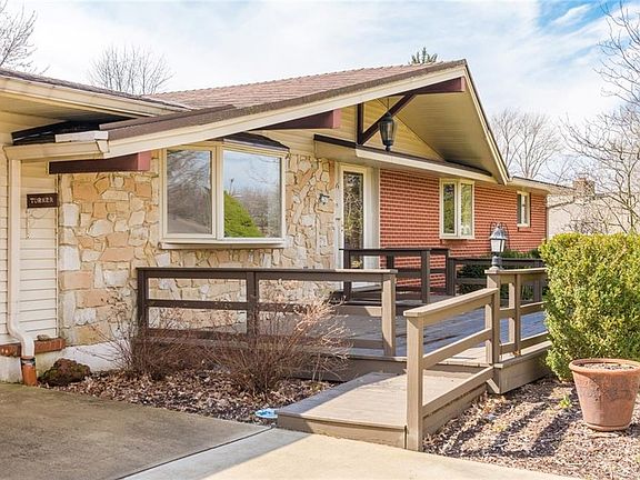 3rd image of 2267 Pine Knott Dr