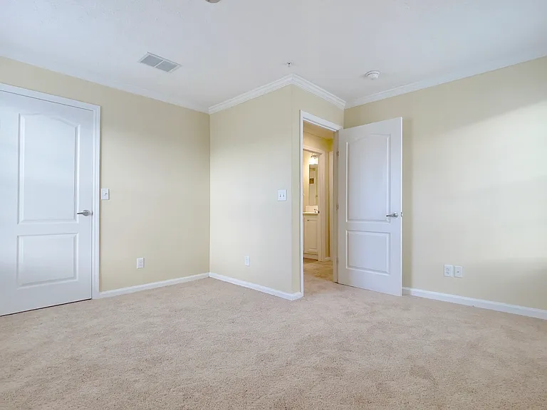Keys Lake Villas — Photo 12