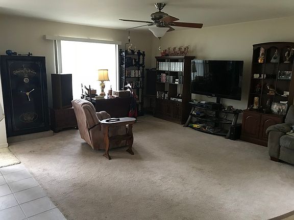 2nd image of 503 E Kankakee River Dr