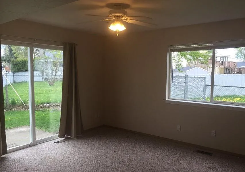 1 bed, 650 sqft, $1,050 — Photo 4