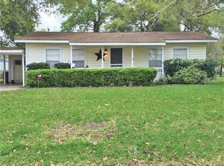 703 Azalea St, Lake Jackson, TX 77566