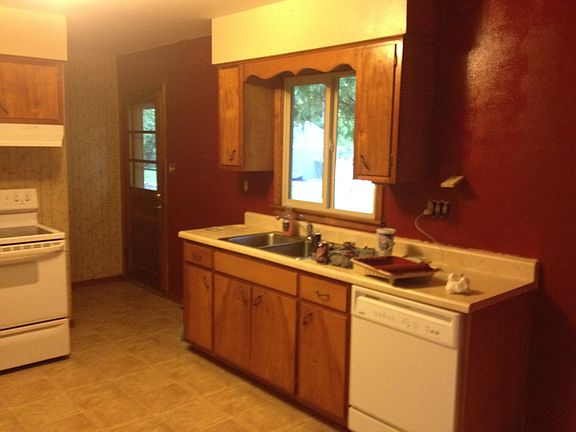 2nd image of 215 S Emerald Ln