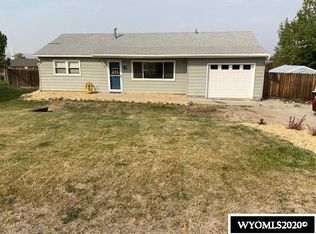 906 W Rochester St, Saratoga, WY 82331