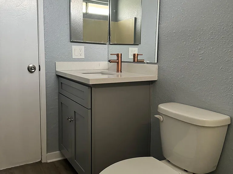 174 E 1st St #174 — Photo 9