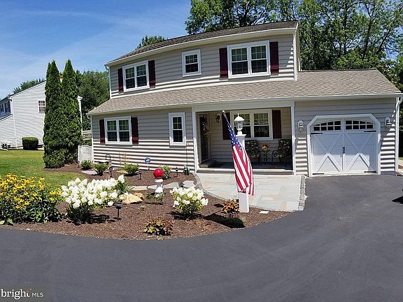 2nd image of 55 Lamberts Ln