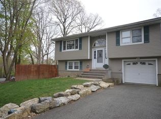 148 Brady Rd, Lake Hopatcong, NJ 07849