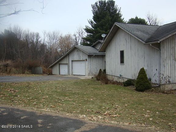 3rd image of 5 Clearview Ln