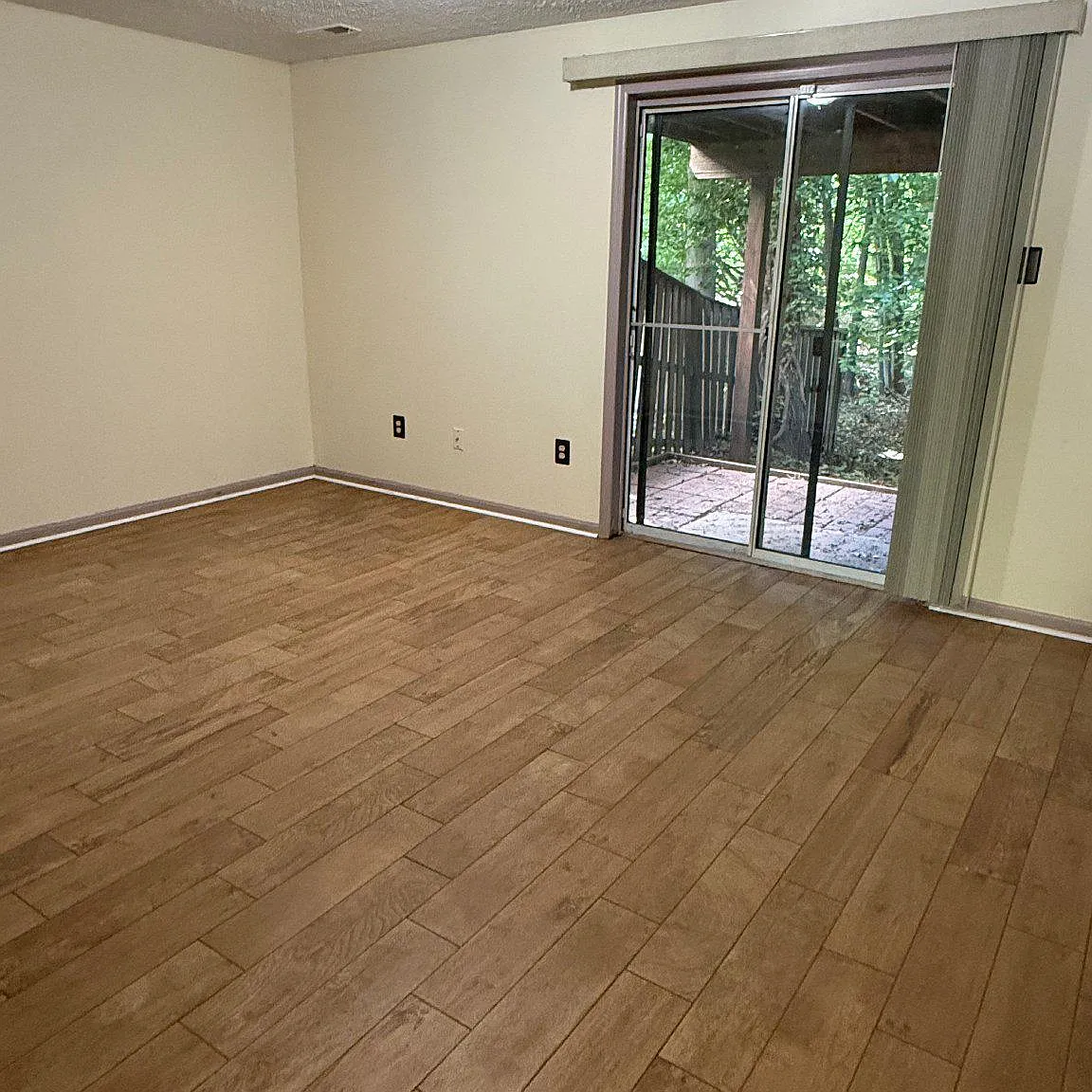 3 bed, 2.5 bath, 1800 sqft, $2,800 — Photo 4