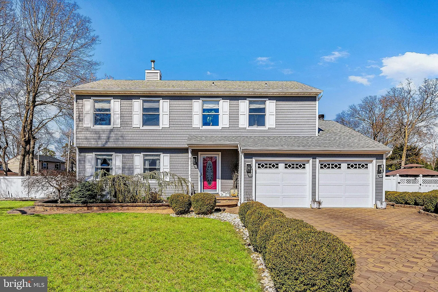 682 Windsor Rd photo 1