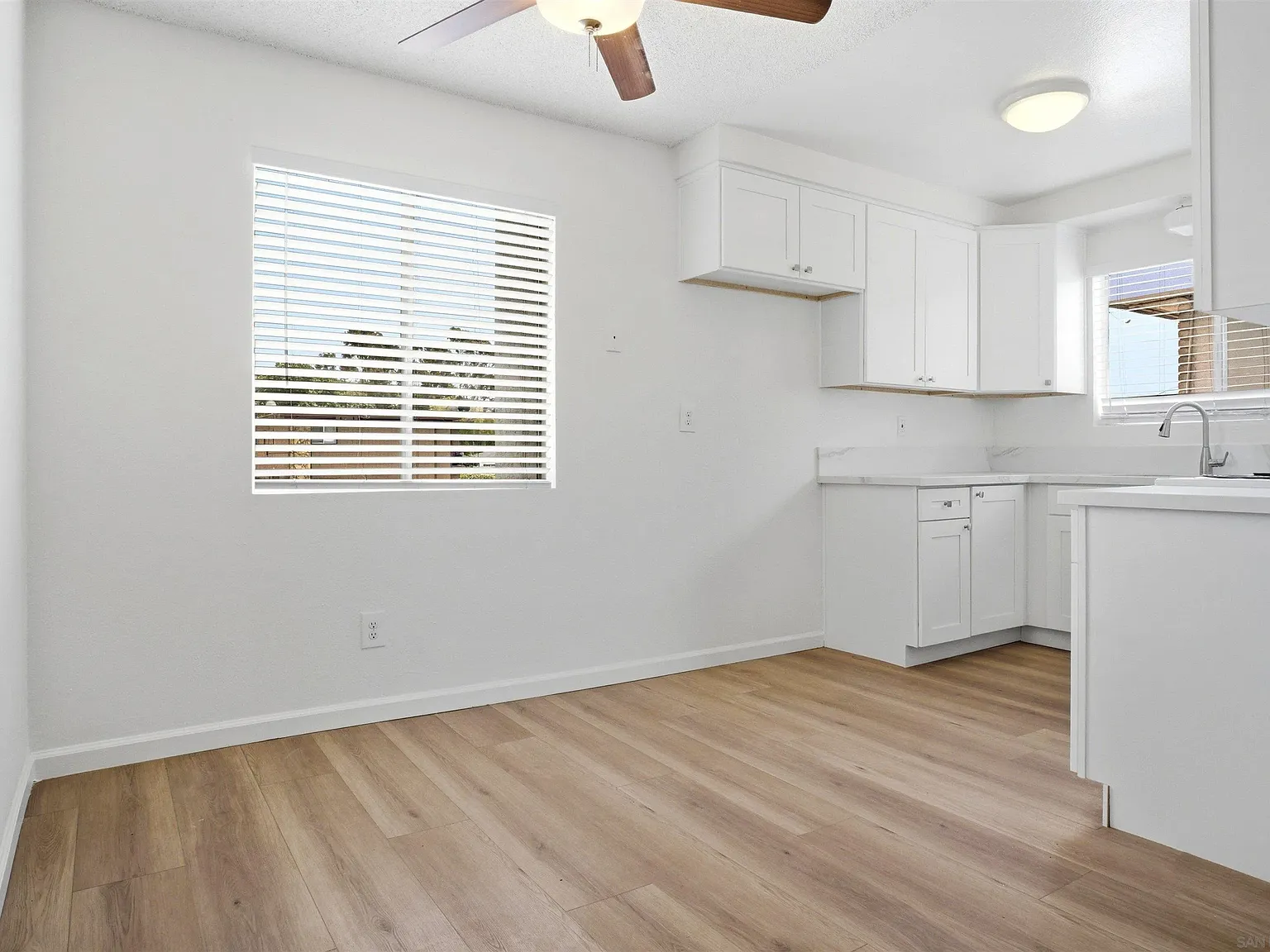 3 bed, 1.0 bath, 805 sqft, $2,550 — Photo 2