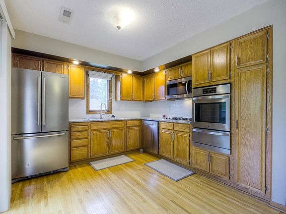 2nd image of 2617 London Ct