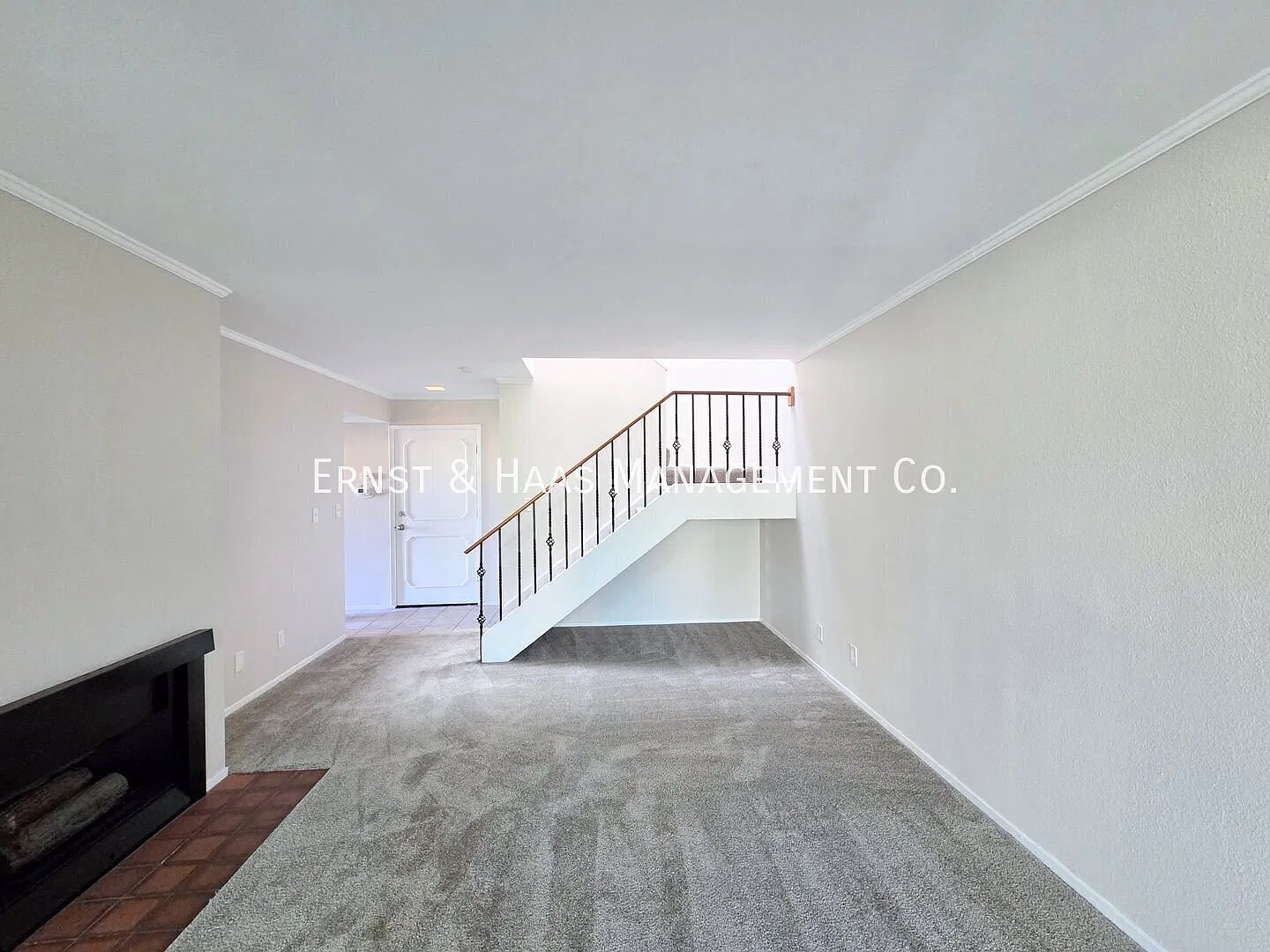 Resort Styled Living - Beautiful 2-Bedroom Condo in a Gated Community! — Photo 4