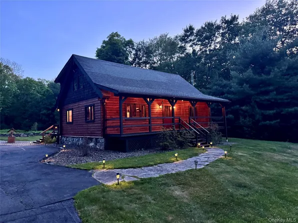 691 Peenpack Trail, Sparrowbush, NY 12780