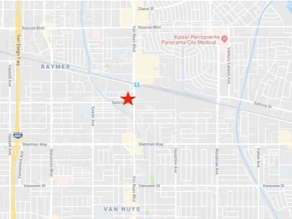 2nd image of 14533 Saticoy St