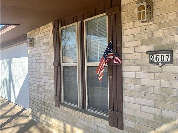 4th image of 2607 Lee St