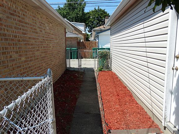 2nd image of 3730 East Ave